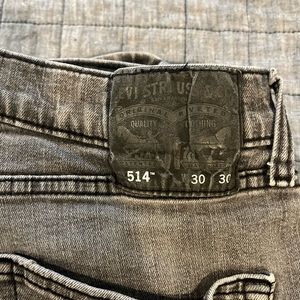 Levi 514 Straight Fit Jeans. Grey.